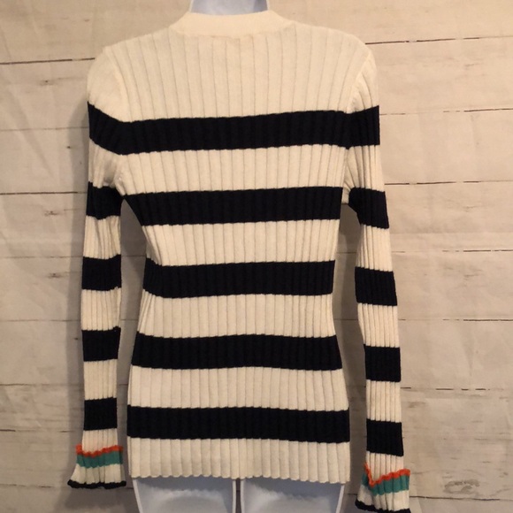 Loft Sweater - Picture 3 of 4